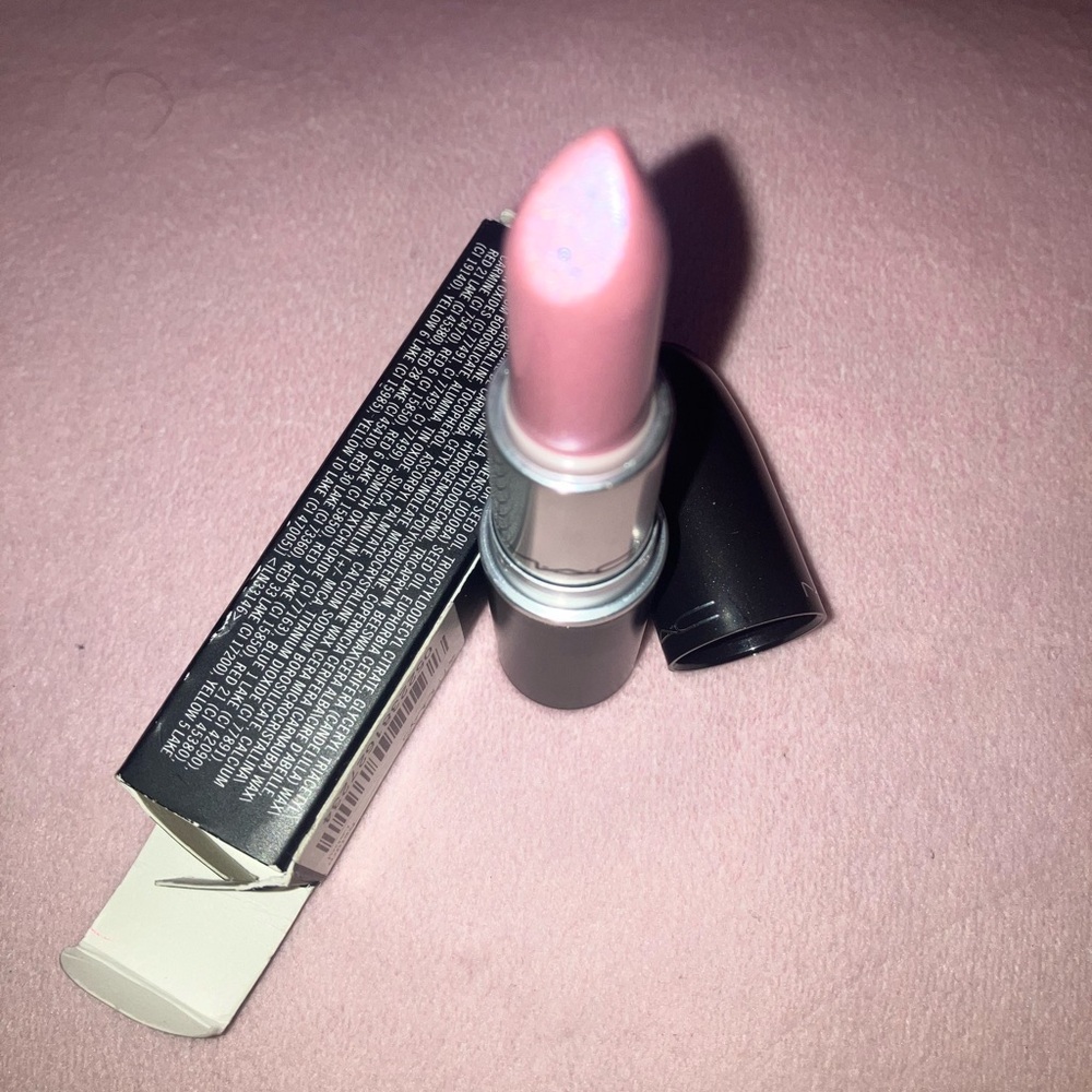 MAC Crème sheen lipstick